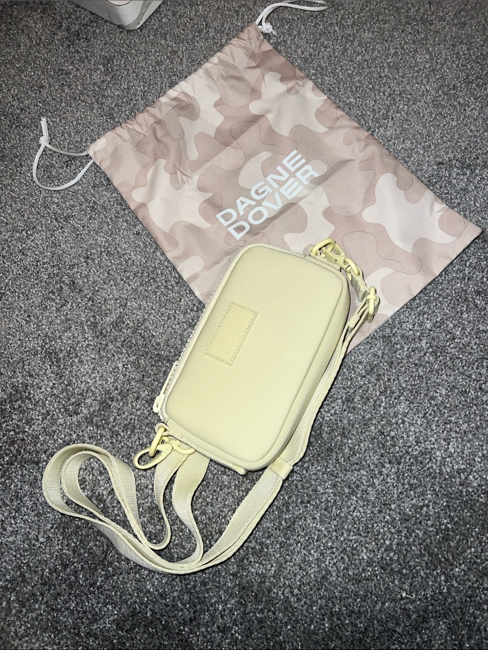Dagne Dover Minimalist Phone Sling- EUC